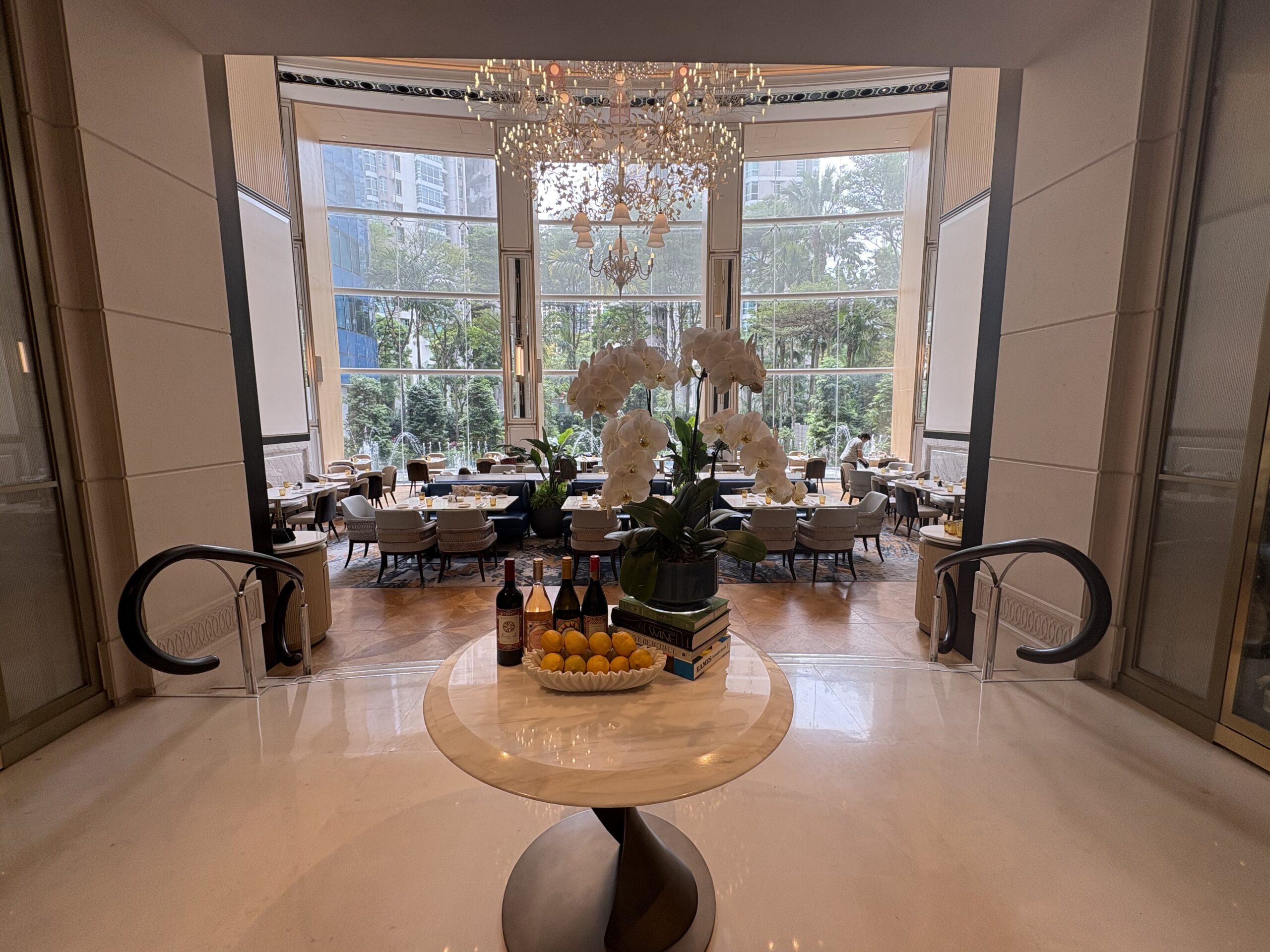新加坡瑞吉酒店入住评测:华丽翻新后的艺术殿堂,铂金会籍体验全纪录