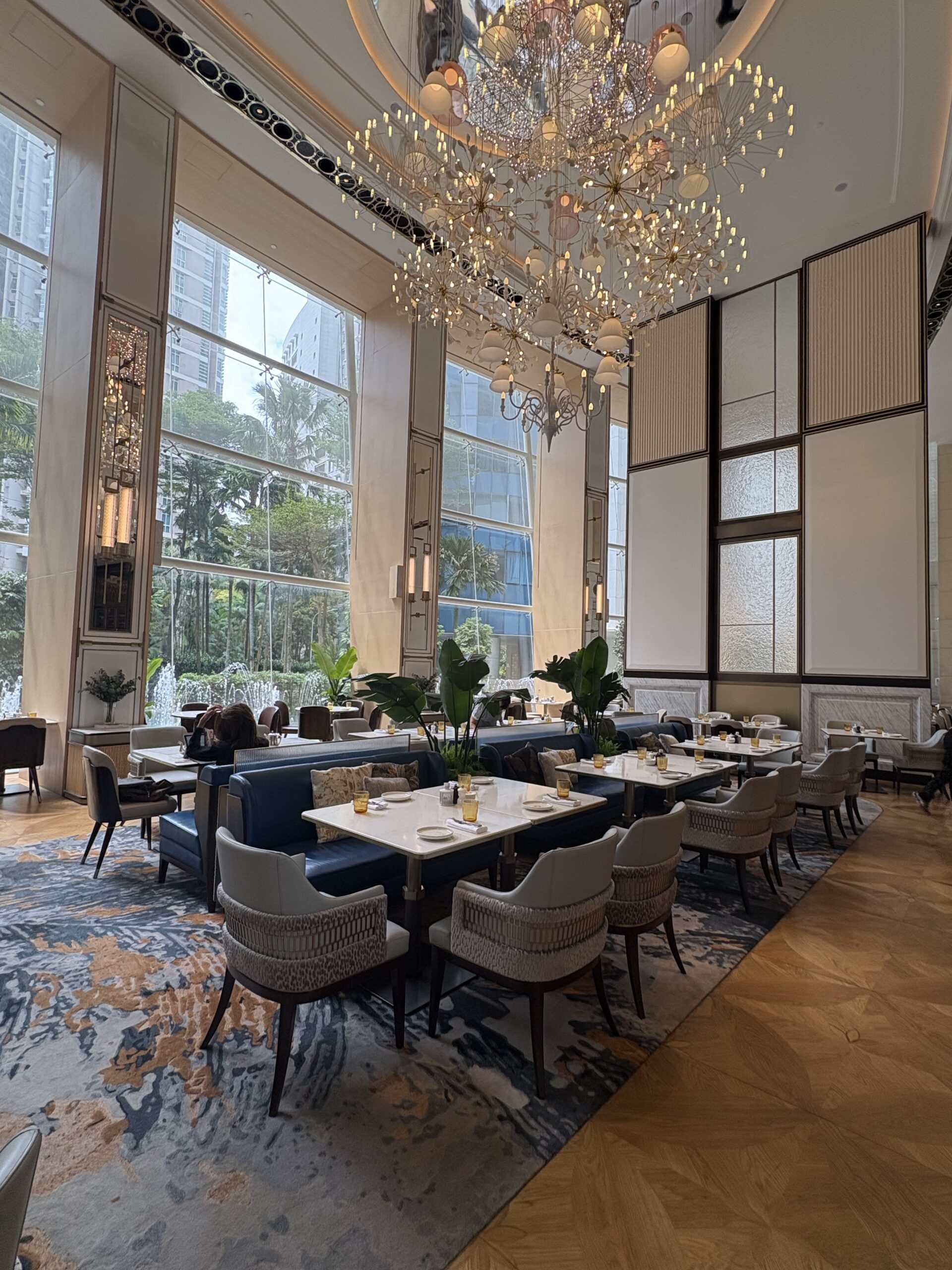 新加坡瑞吉酒店入住评测:华丽翻新后的艺术殿堂,铂金会籍体验全纪录