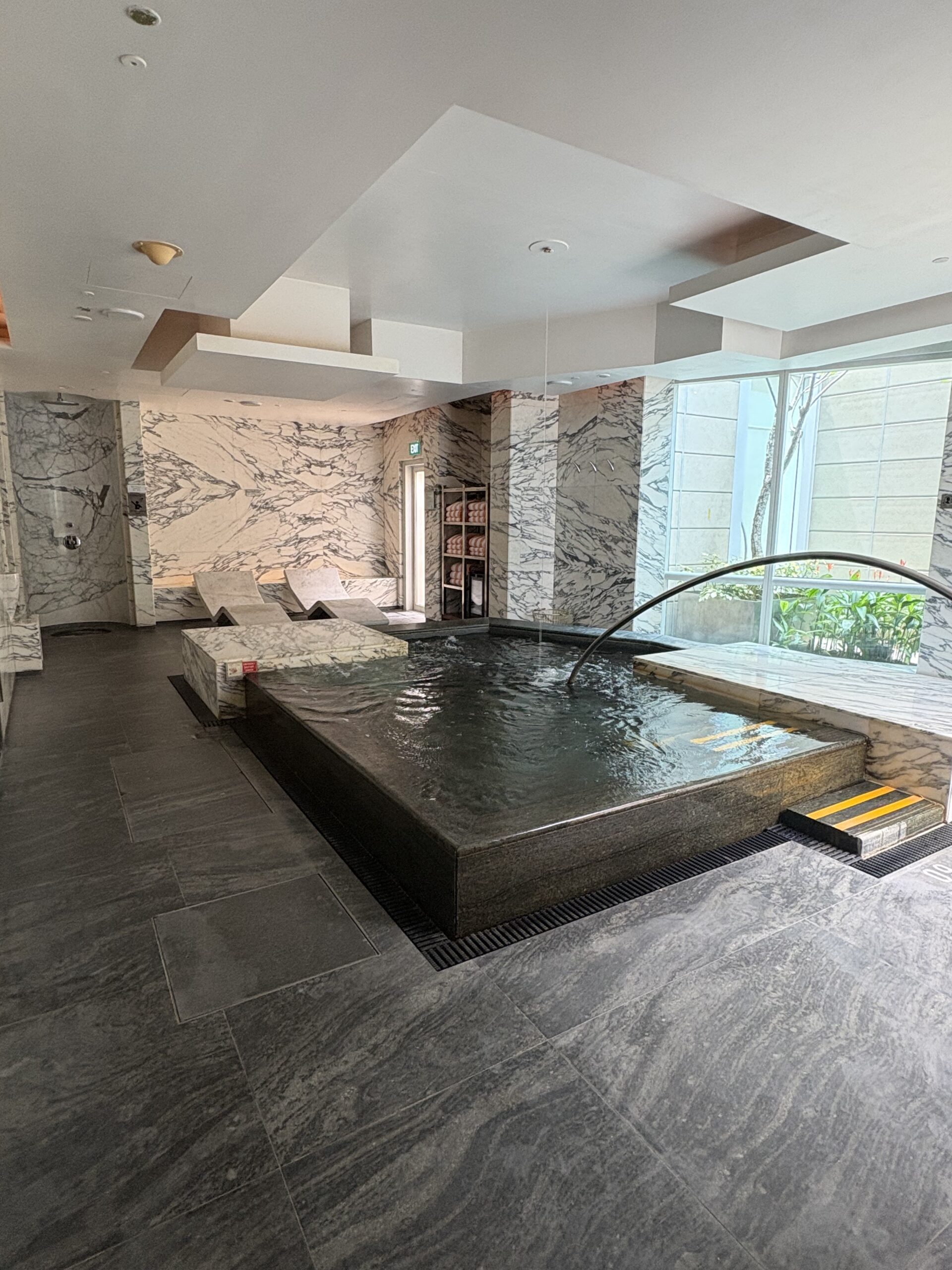 新加坡瑞吉酒店入住评测:华丽翻新后的艺术殿堂,铂金会籍体验全纪录