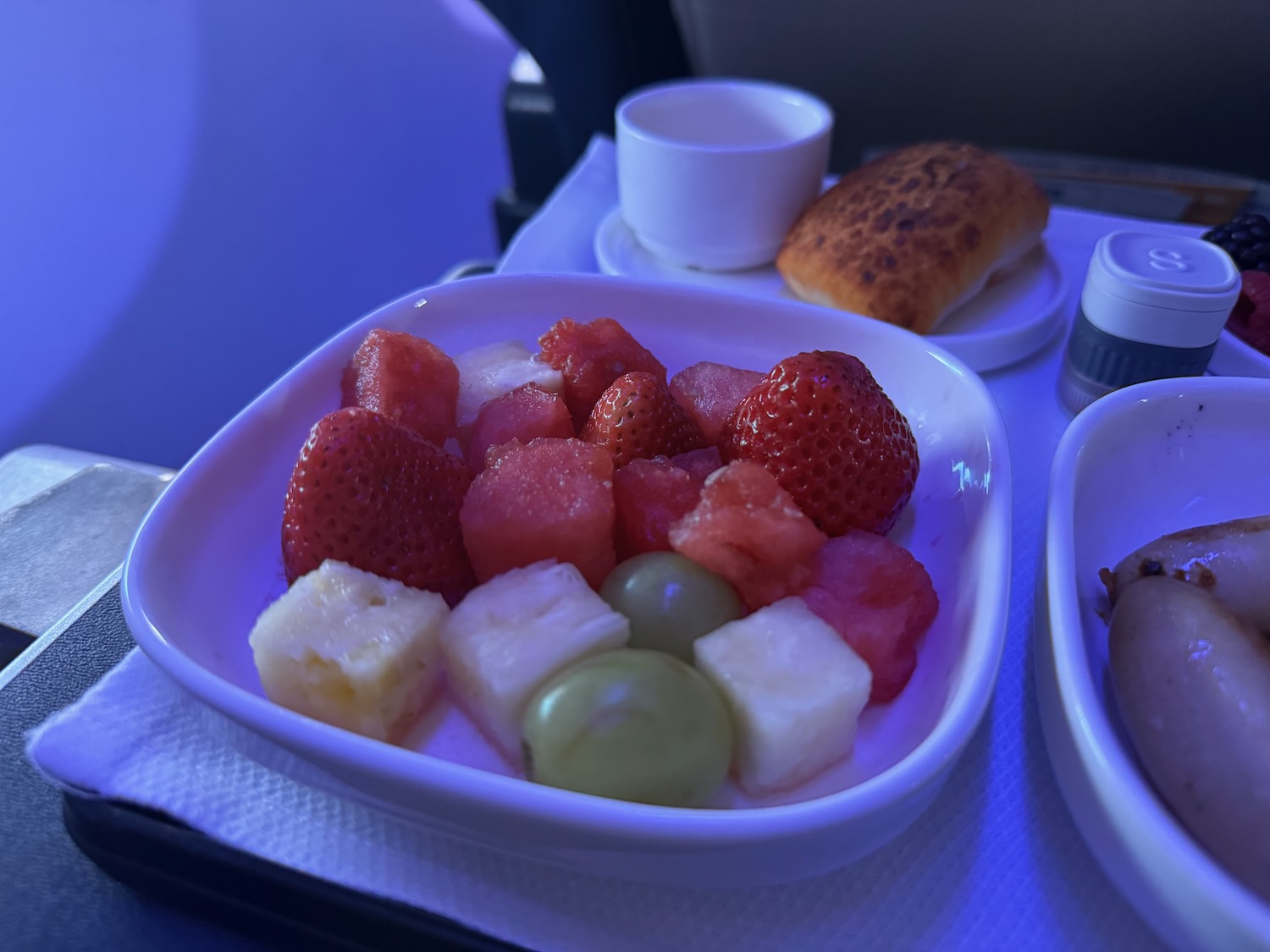 美联航 737-900 头等舱横跨美国体验：登机口“战场升级”成功，餐食服务在线，第5排硬伤别忽视