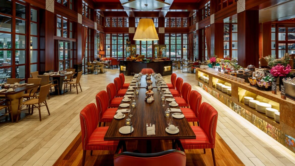 雅高 ALL Accor+ Explorer 限时注册送餐饮券：价值约30–50加元、仅限12个市场，加拿大用户需注意使用限制