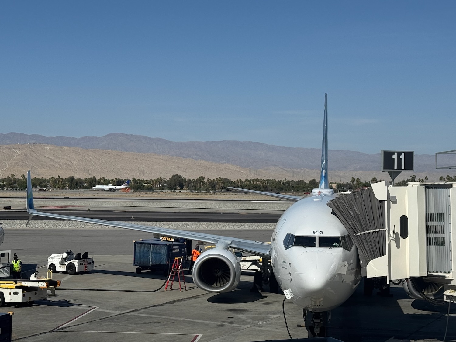 阿拉斯加航空 737-800 Premium Class 实测:为了一杯免费玛格丽塔,我放弃了全机最爽的伸腿座