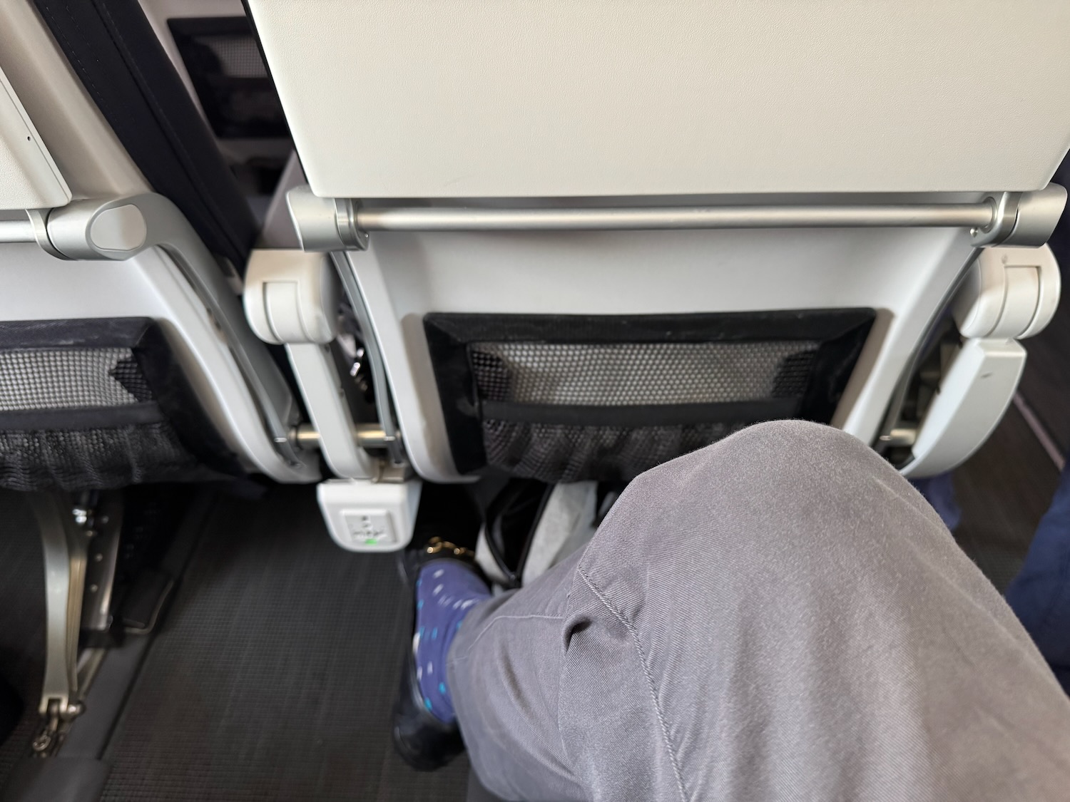 阿拉斯加航空 737-800 Premium Class 实测:为了一杯免费玛格丽塔,我放弃了全机最爽的伸腿座