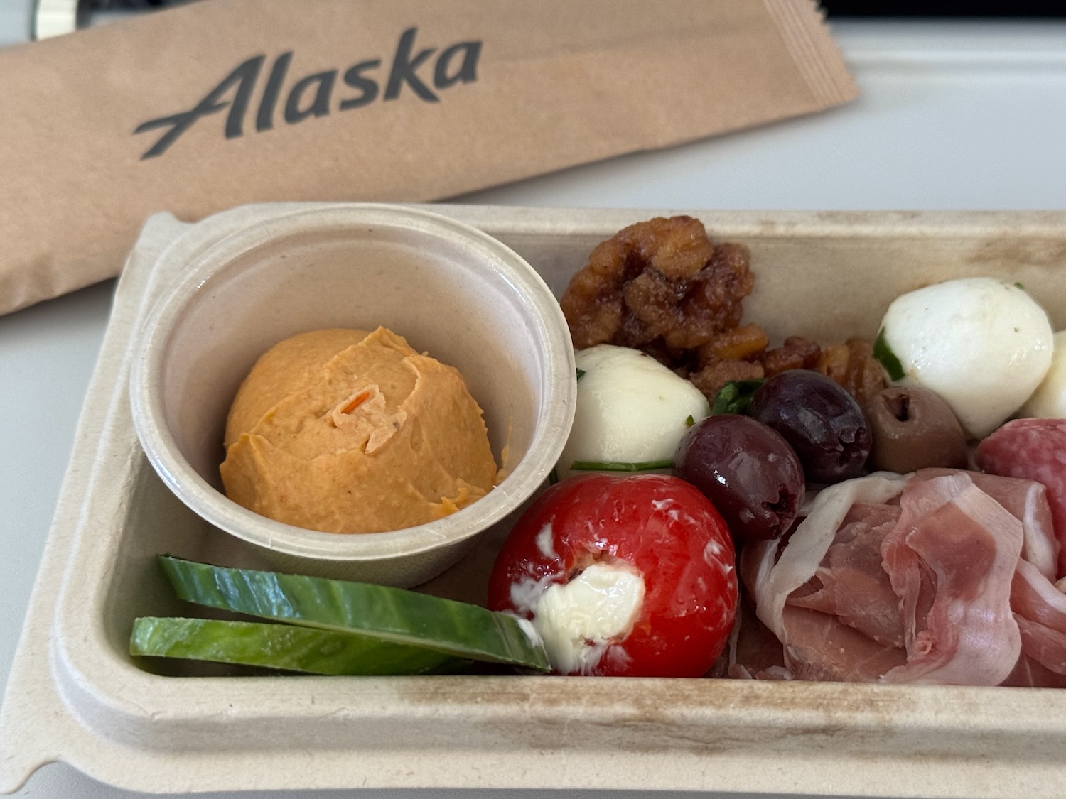 阿拉斯加航空 737-800 Premium Class 实测:为了一杯免费玛格丽塔,我放弃了全机最爽的伸腿座
