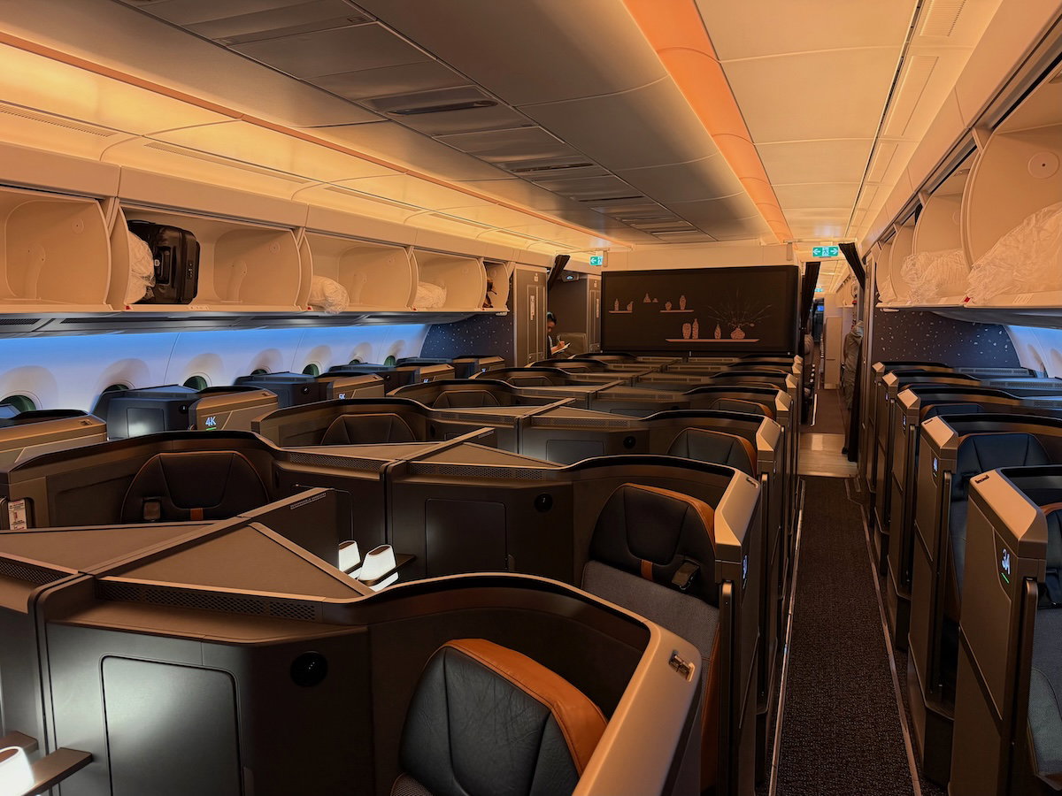星宇航空 A350 头等舱 LAX—TPE 实测：硬件有点“奇怪”，软服务却惊艳