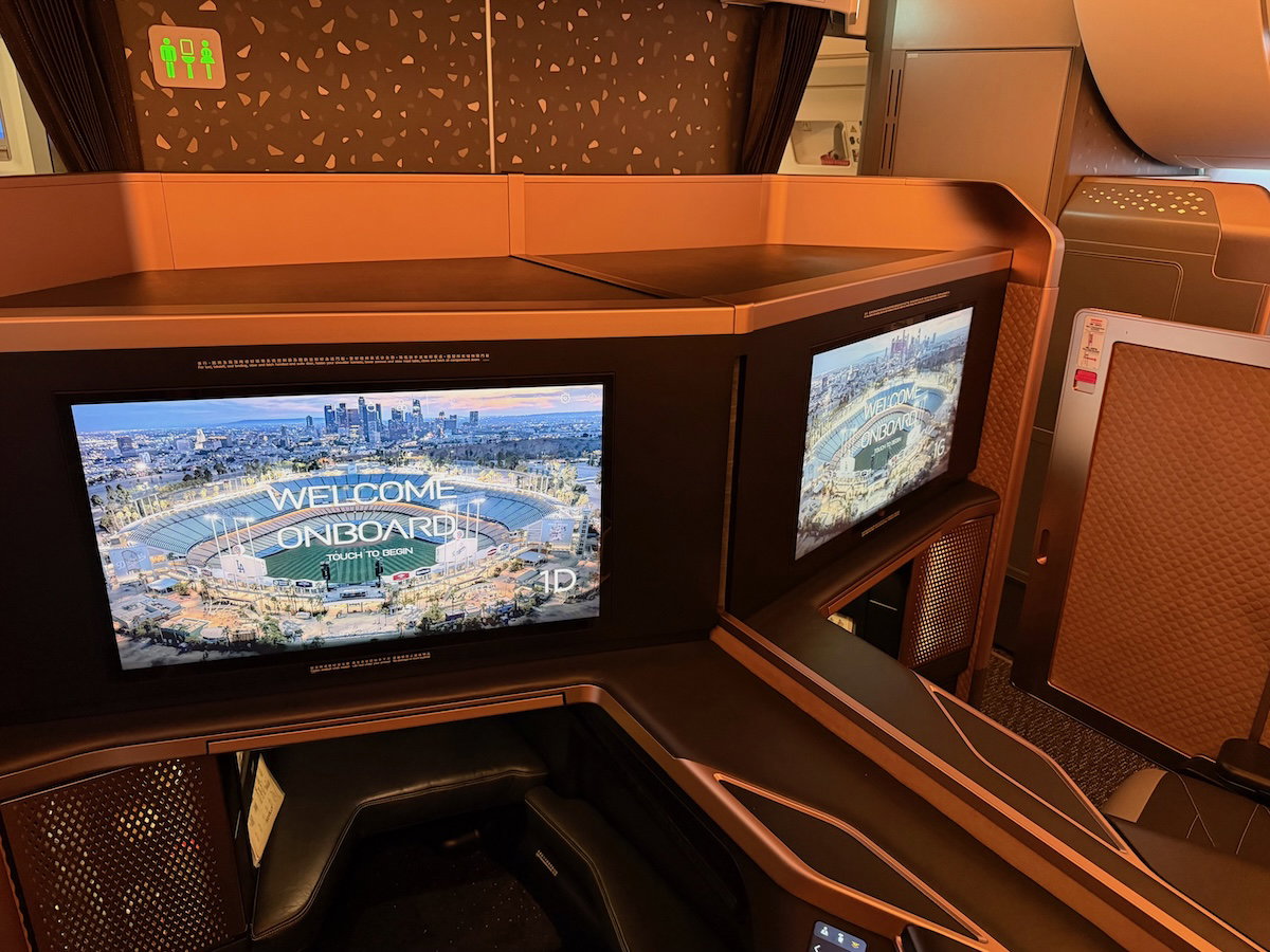 星宇航空 A350 头等舱 LAX—TPE 实测：硬件有点“奇怪”，软服务却惊艳