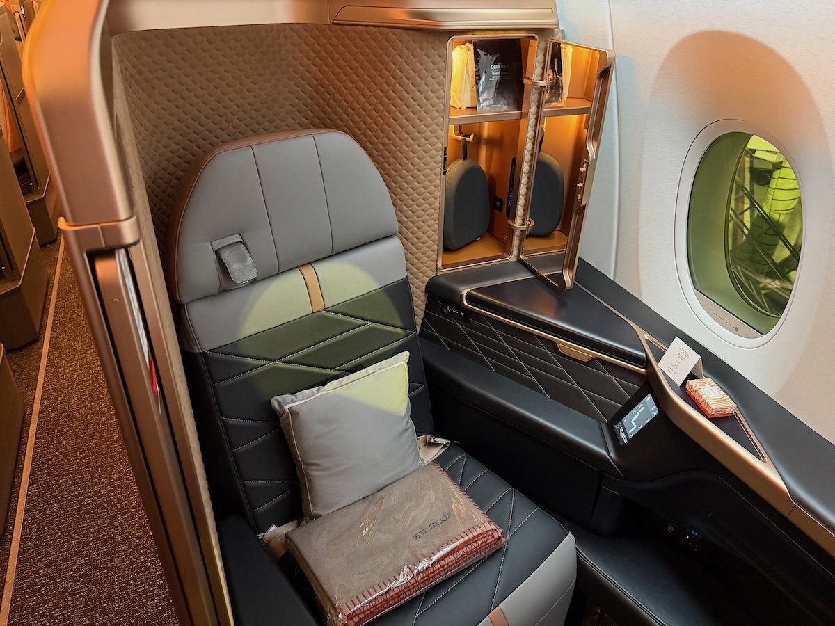 星宇航空 A350 头等舱 LAX—TPE 实测：硬件有点“奇怪”，软服务却惊艳