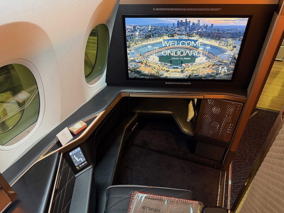 星宇航空 A350 头等舱 LAX—TPE 实测：硬件有点“奇怪”，软服务却惊艳
