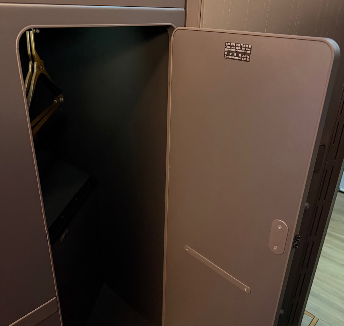 星宇航空 A350 头等舱 LAX—TPE 实测：硬件有点“奇怪”，软服务却惊艳