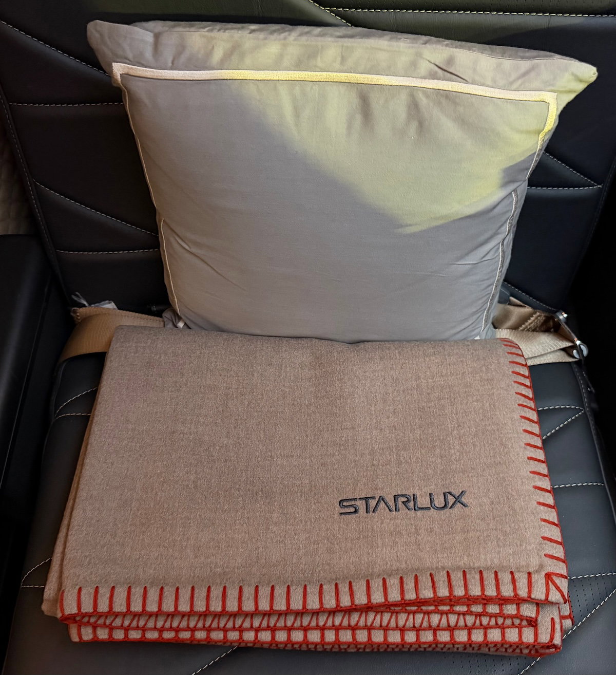 星宇航空 A350 头等舱 LAX—TPE 实测：硬件有点“奇怪”，软服务却惊艳