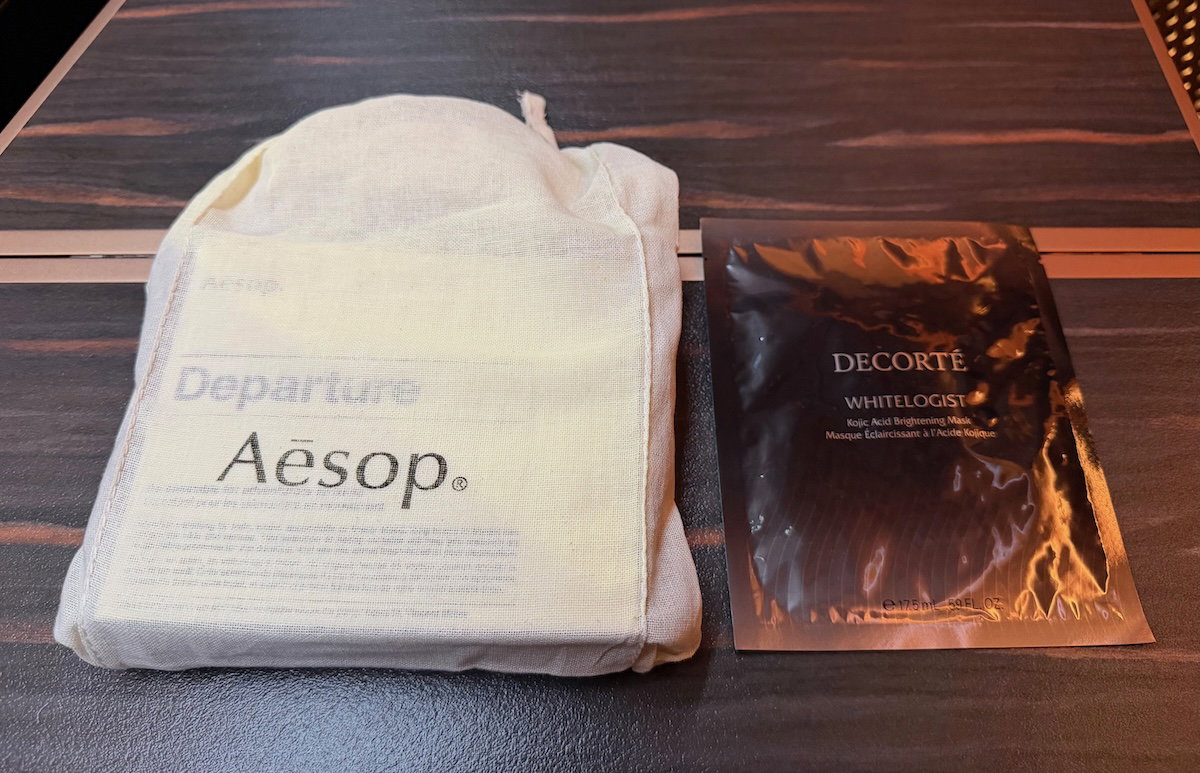 星宇航空 A350 头等舱 LAX—TPE 实测：硬件有点“奇怪”，软服务却惊艳