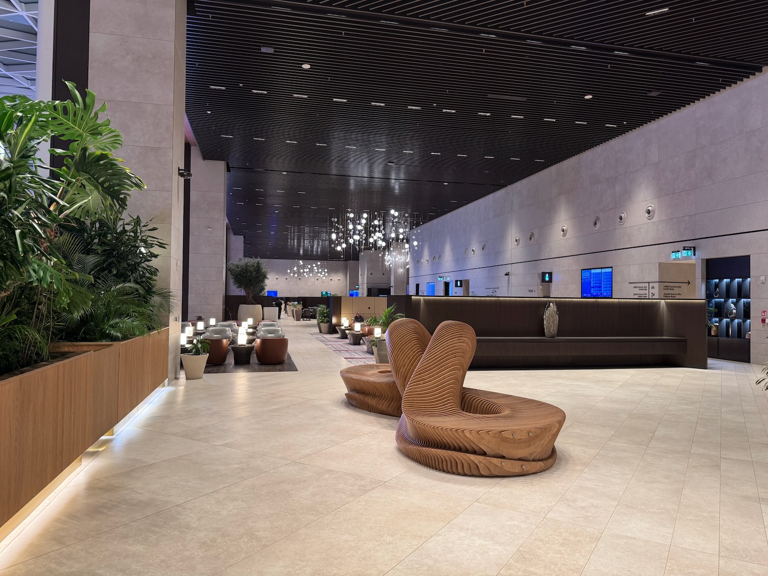 在多哈花园里度过八小时：卡塔尔航空 Al Mourjan 商务舱休息室 The Garden 实测