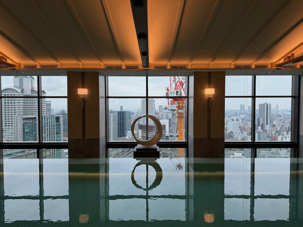 大阪华尔道夫实测：93 平米河景转角套房、傅厚民操刀的“灯笼大堂”，希尔顿这家日本新旗舰有多能打？