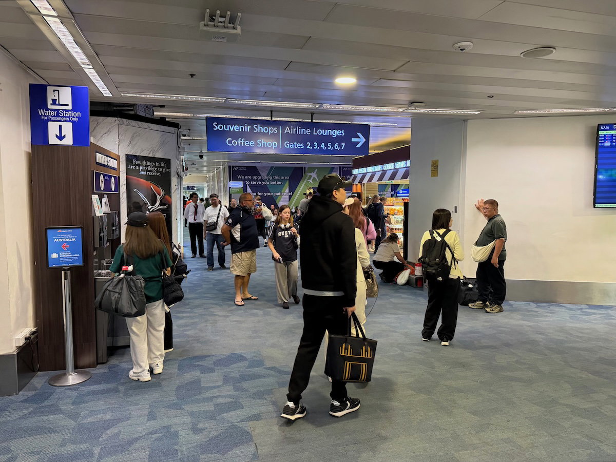 马尼拉机场菲航Mabuhay贵宾室实测:从门口惊艳到Wi-Fi抓狂,我最后宁愿回候机楼坐