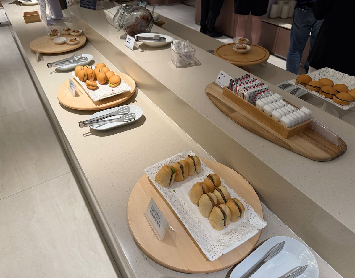 马尼拉机场菲航Mabuhay贵宾室实测:从门口惊艳到Wi-Fi抓狂,我最后宁愿回候机楼坐