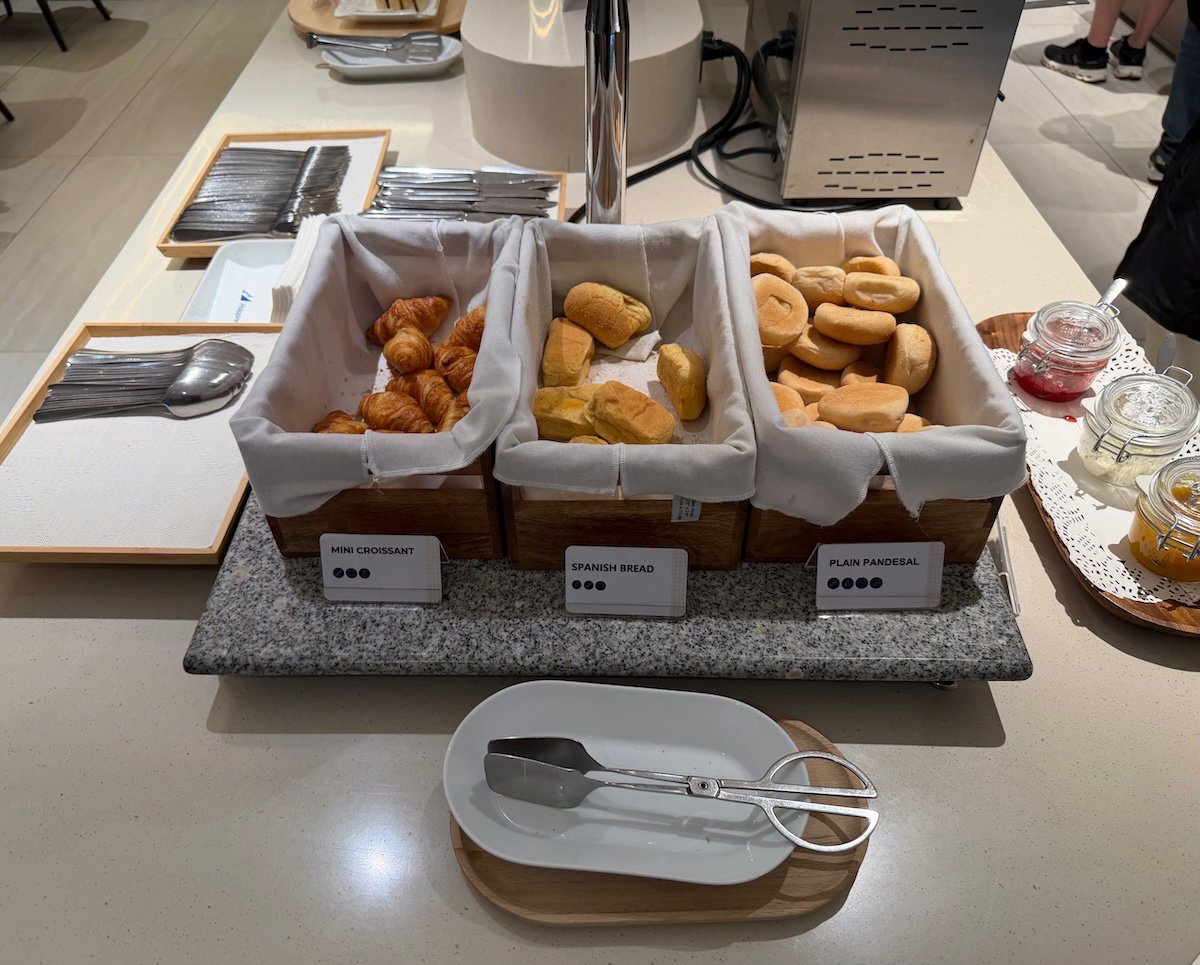 马尼拉机场菲航Mabuhay贵宾室实测:从门口惊艳到Wi-Fi抓狂,我最后宁愿回候机楼坐