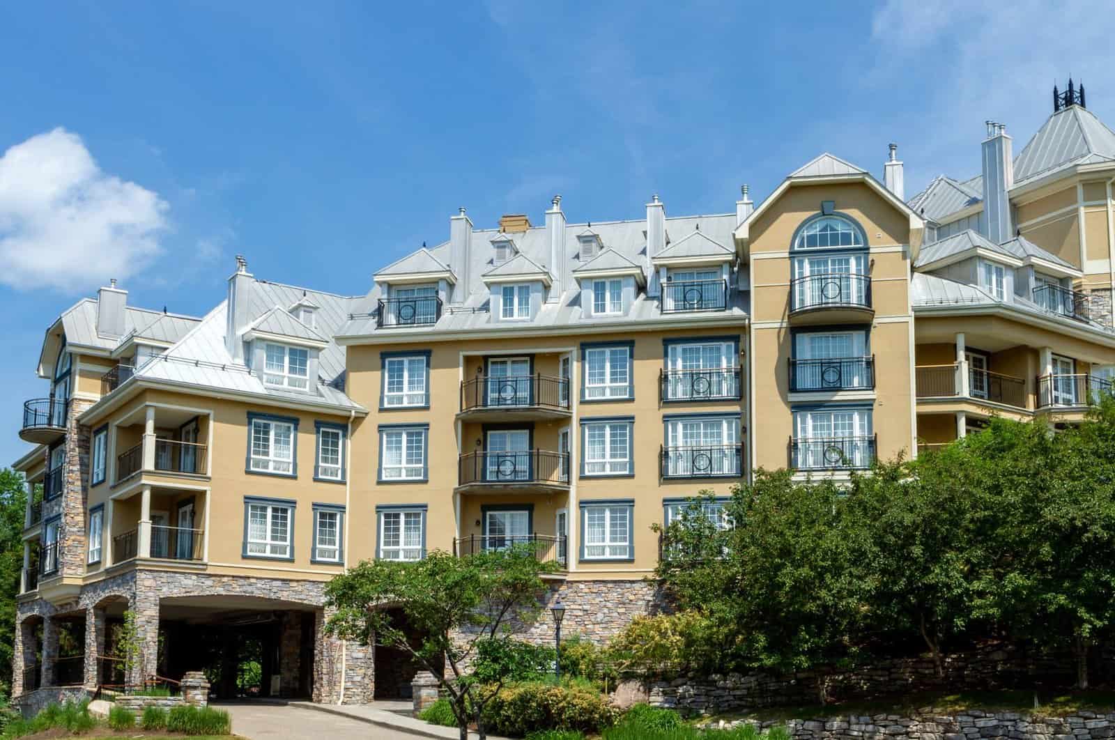 翠湖山庄 Tremblant 2026–2027 全攻略：滑雪季、世界杯、四季节庆与积分酒店