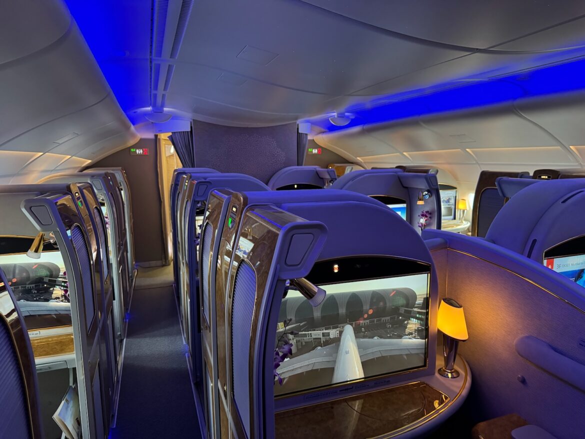 阿联酋A380头等舱实测：三小时孟买飞迪拜，淋浴、早餐与机组服务依然惊艳