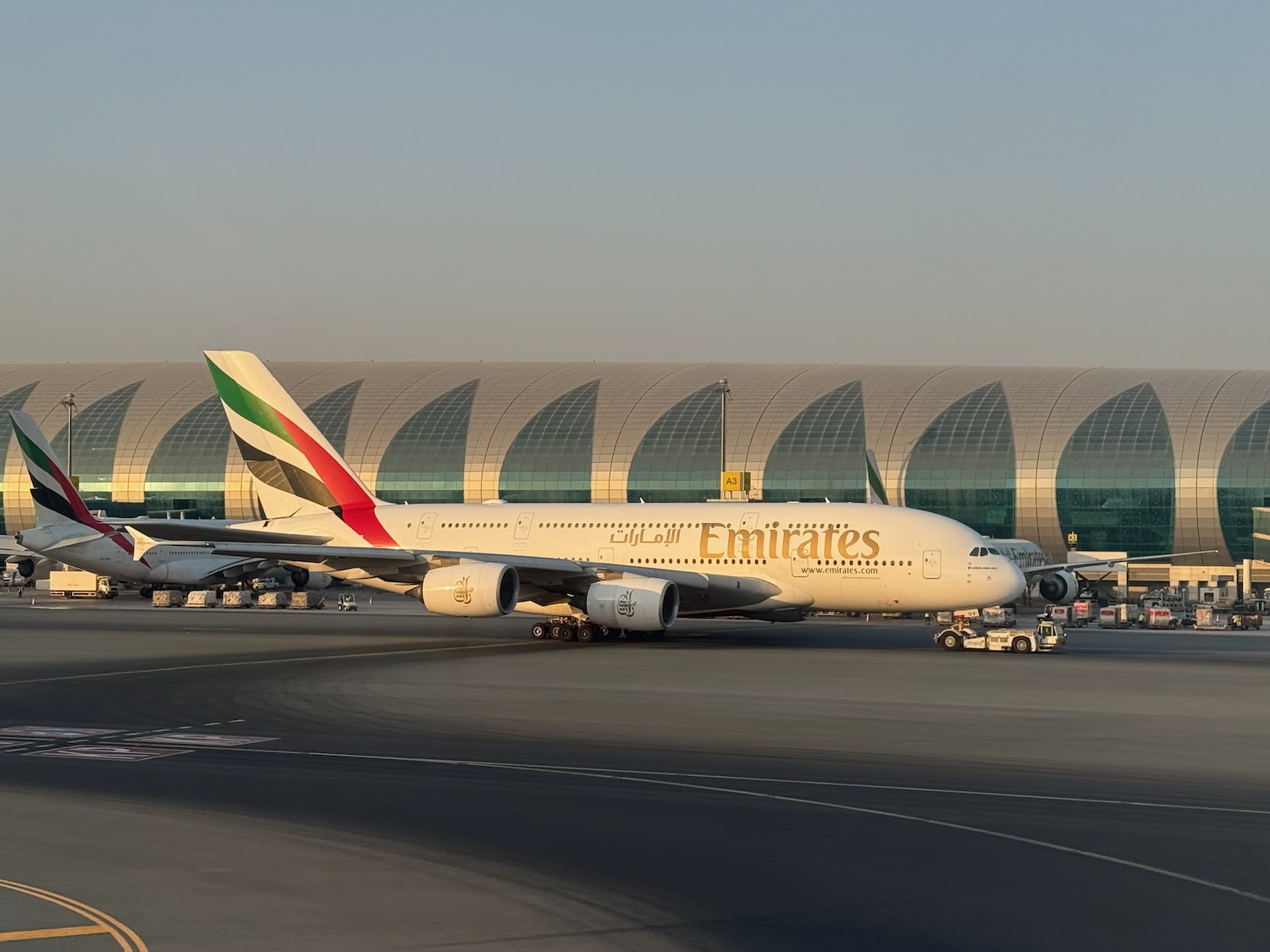 阿联酋A380头等舱实测：三小时孟买飞迪拜，淋浴、早餐与机组服务依然惊艳