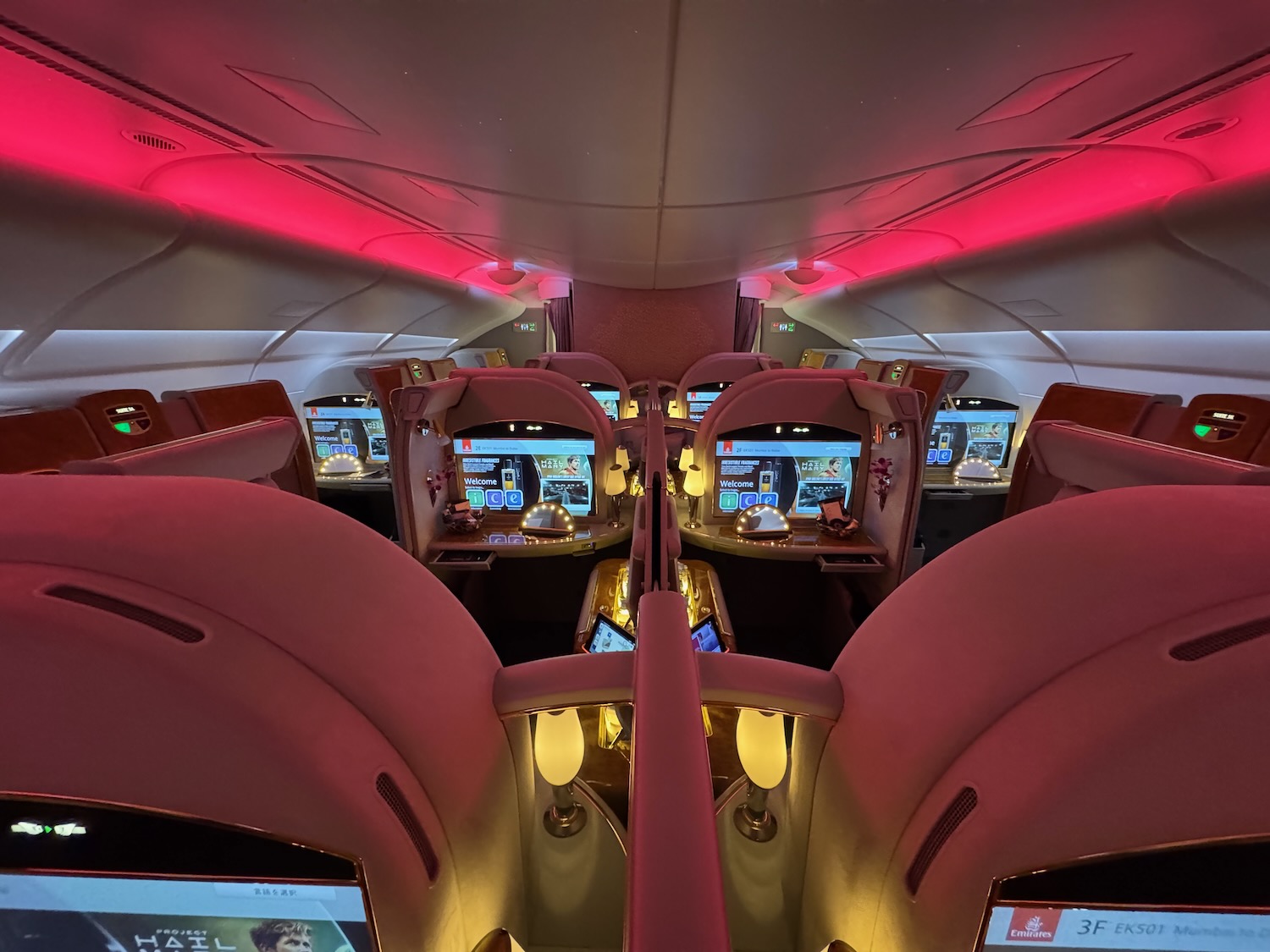 阿联酋A380头等舱实测：三小时孟买飞迪拜，淋浴、早餐与机组服务依然惊艳