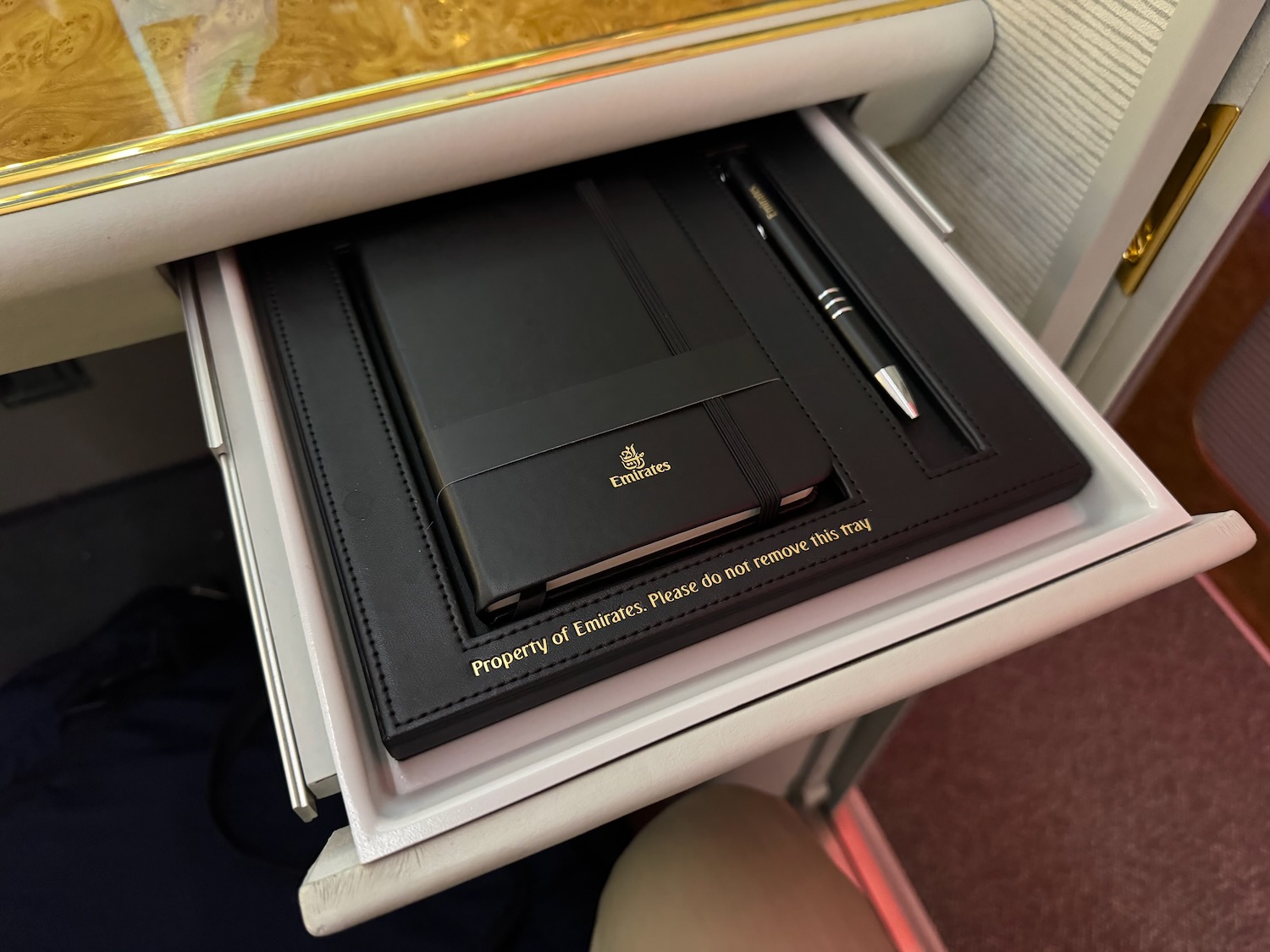 阿联酋A380头等舱实测：三小时孟买飞迪拜，淋浴、早餐与机组服务依然惊艳