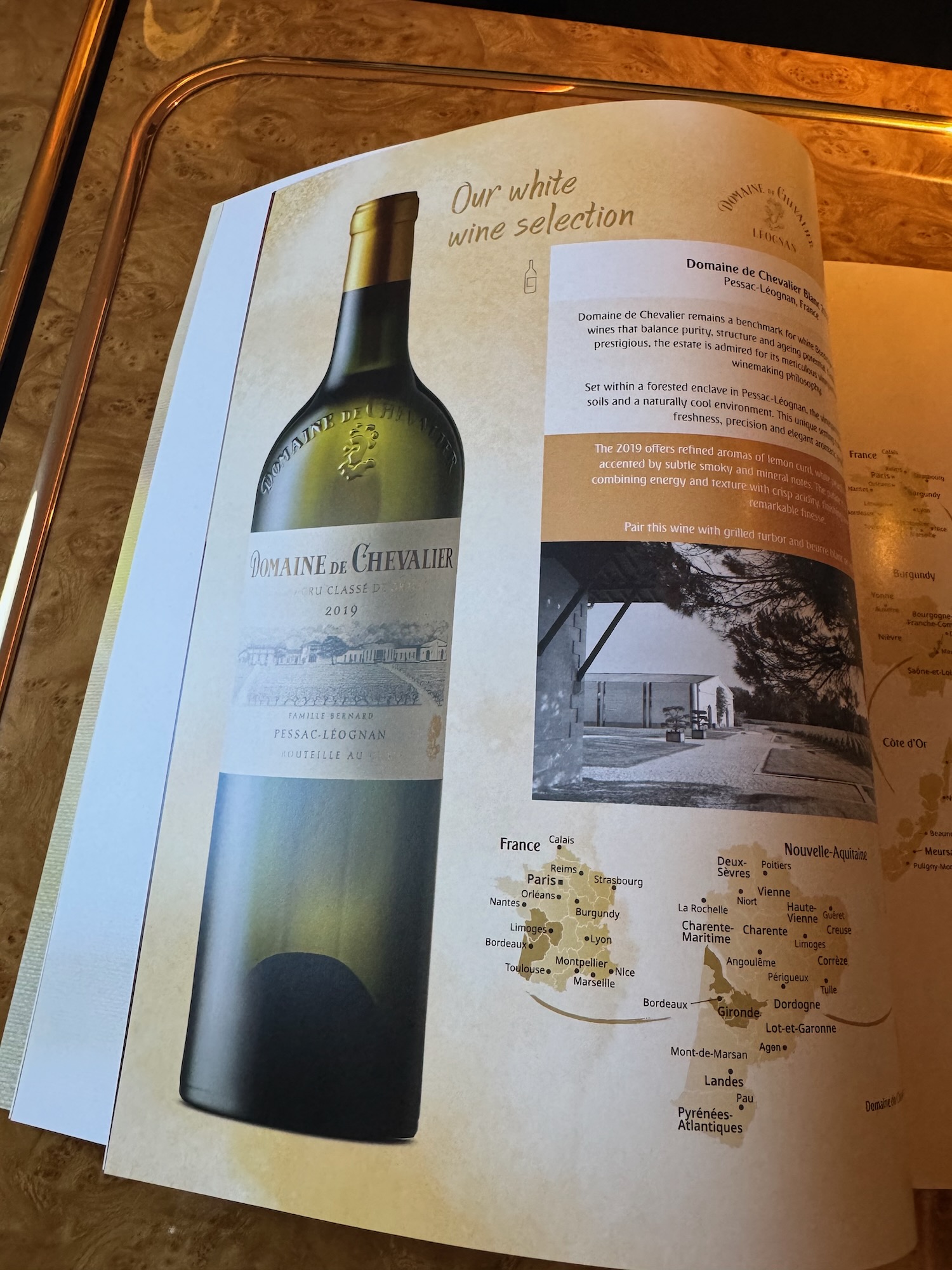 阿联酋A380头等舱实测：三小时孟买飞迪拜，淋浴、早餐与机组服务依然惊艳